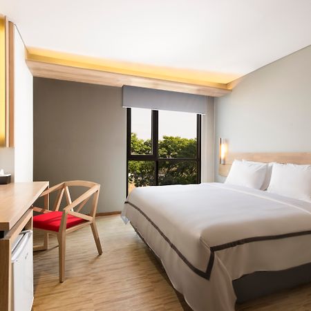 Up-Peak Hotel Simpang Lima Semarang Formerly Ha-Ka Simpanglima Hotel סמאראנג מראה חיצוני תמונה
