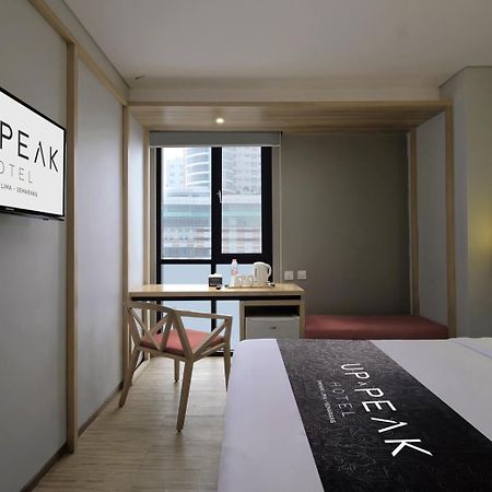 Up-Peak Hotel Simpang Lima Semarang Formerly Ha-Ka Simpanglima Hotel סמאראנג מראה חיצוני תמונה
