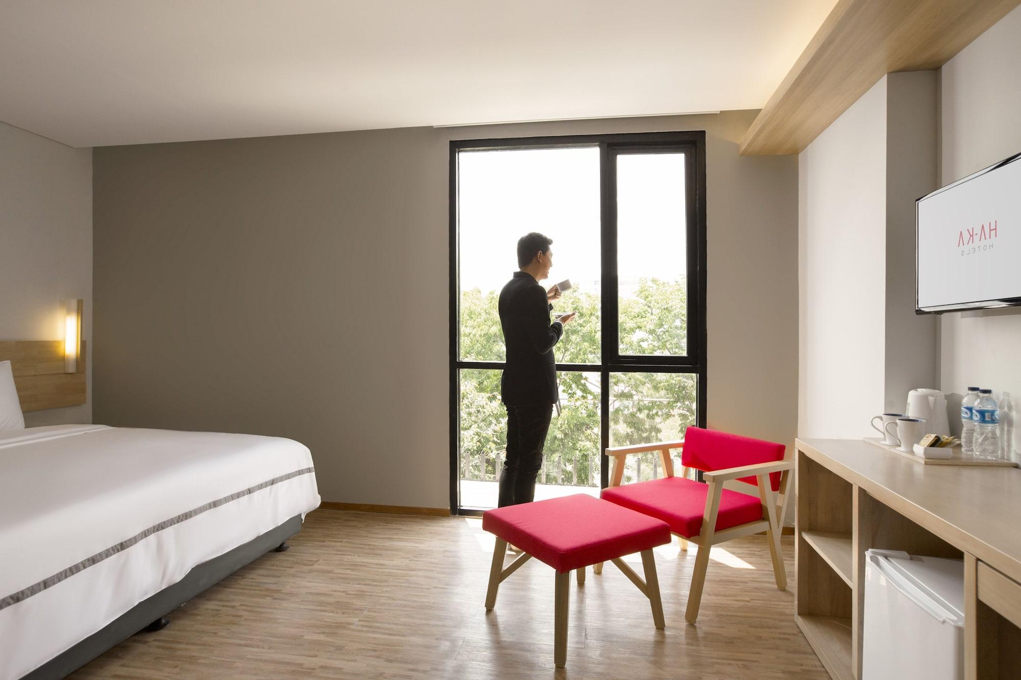 Up-Peak Hotel Simpang Lima Semarang Formerly Ha-Ka Simpanglima Hotel סמאראנג מראה חיצוני תמונה
