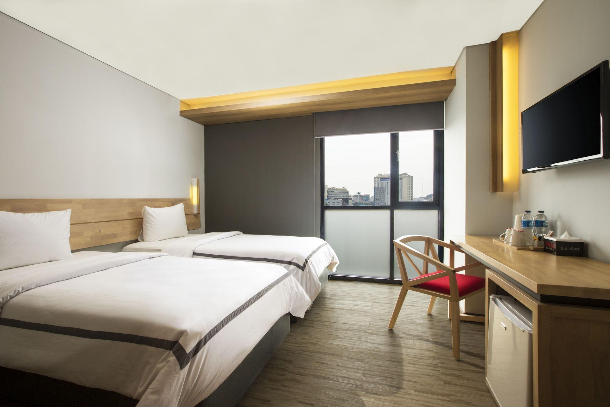 Up-Peak Hotel Simpang Lima Semarang Formerly Ha-Ka Simpanglima Hotel סמאראנג מראה חיצוני תמונה