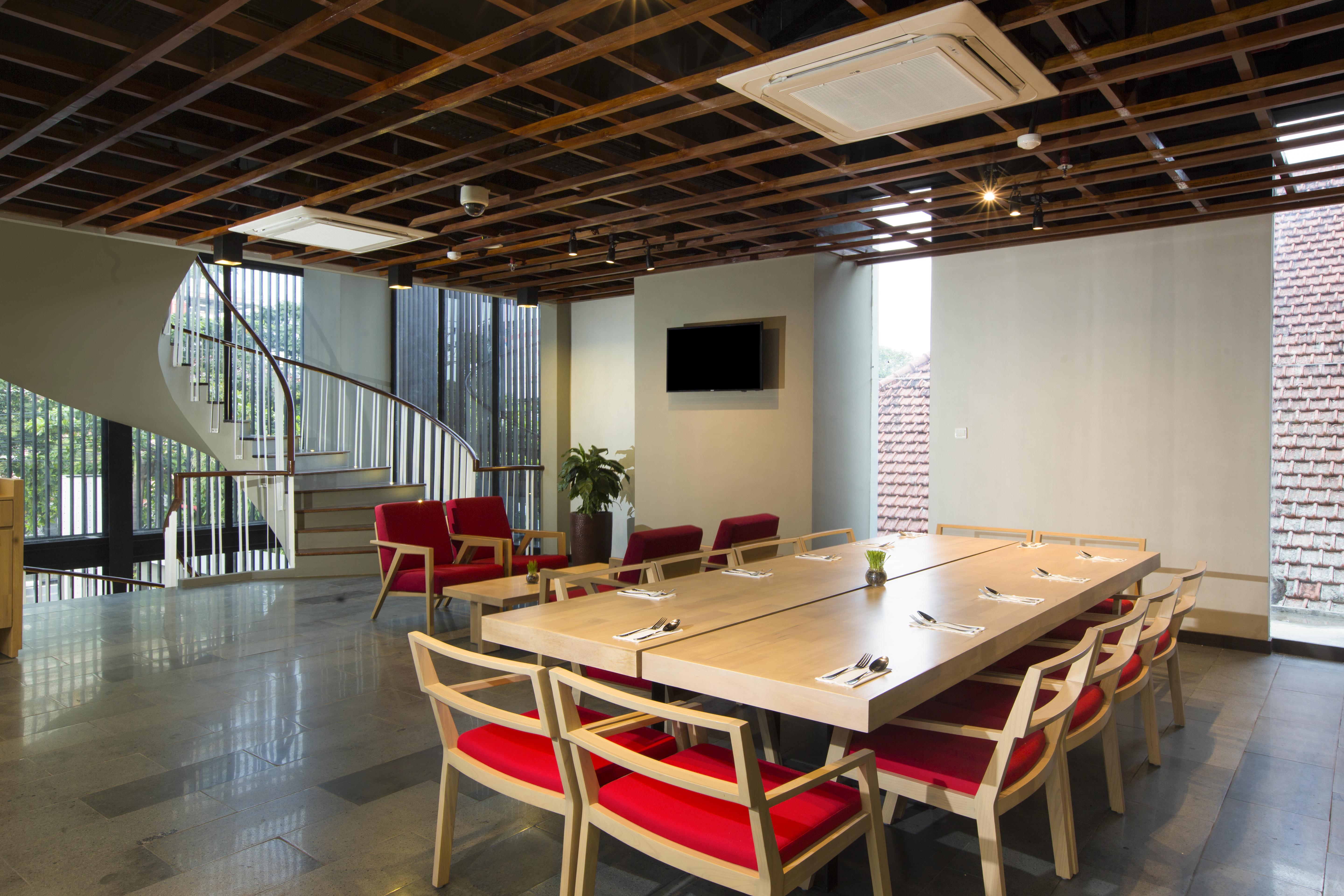Up-Peak Hotel Simpang Lima Semarang Formerly Ha-Ka Simpanglima Hotel סמאראנג מראה חיצוני תמונה