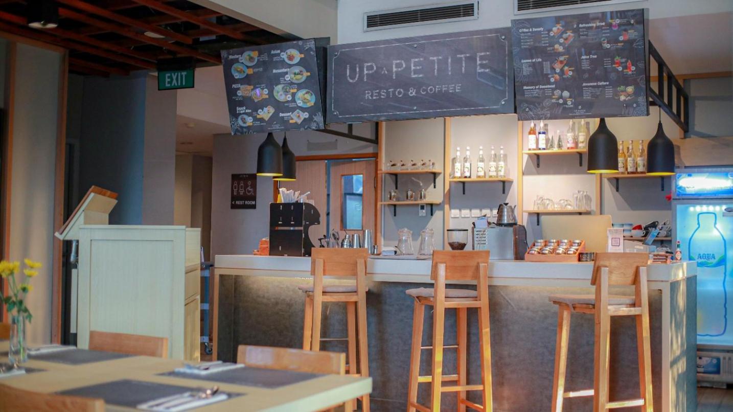 Up-Peak Hotel Simpang Lima Semarang Formerly Ha-Ka Simpanglima Hotel סמאראנג מראה חיצוני תמונה